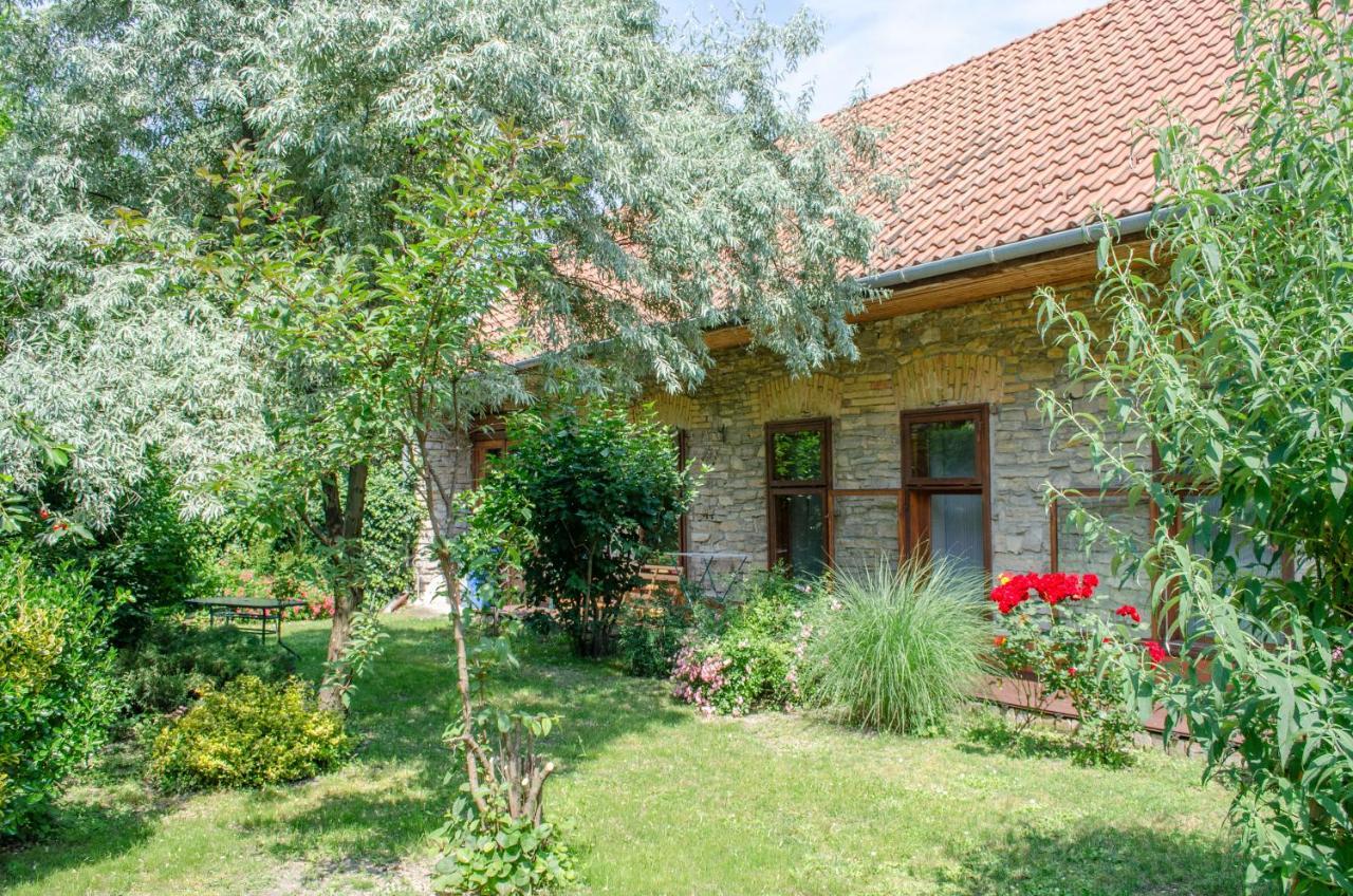 Kohaz Apartman Apartment Veszprém Екстериор снимка
